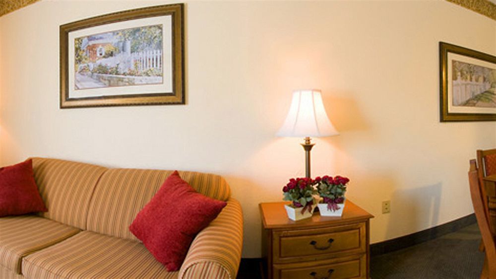 Country Inn & Suites By Radisson, Williamsburg East Busch Gardens , Va Экстерьер фото